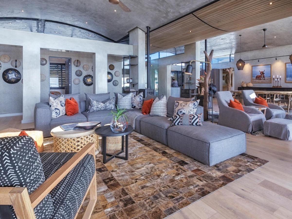 Luxury Villa,1054308670:JPEG