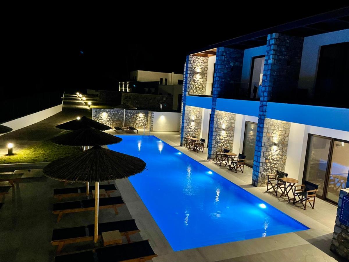Luxury Suite shared pool