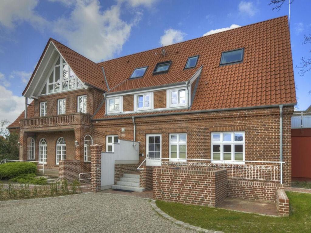 One-Bedroom Holiday Home