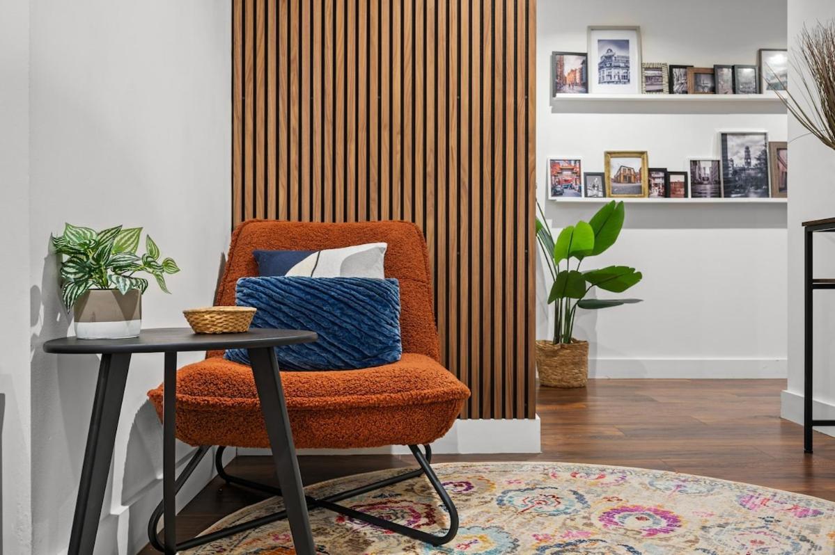 Two-Bedroom Apartment,1604914090:JPEG