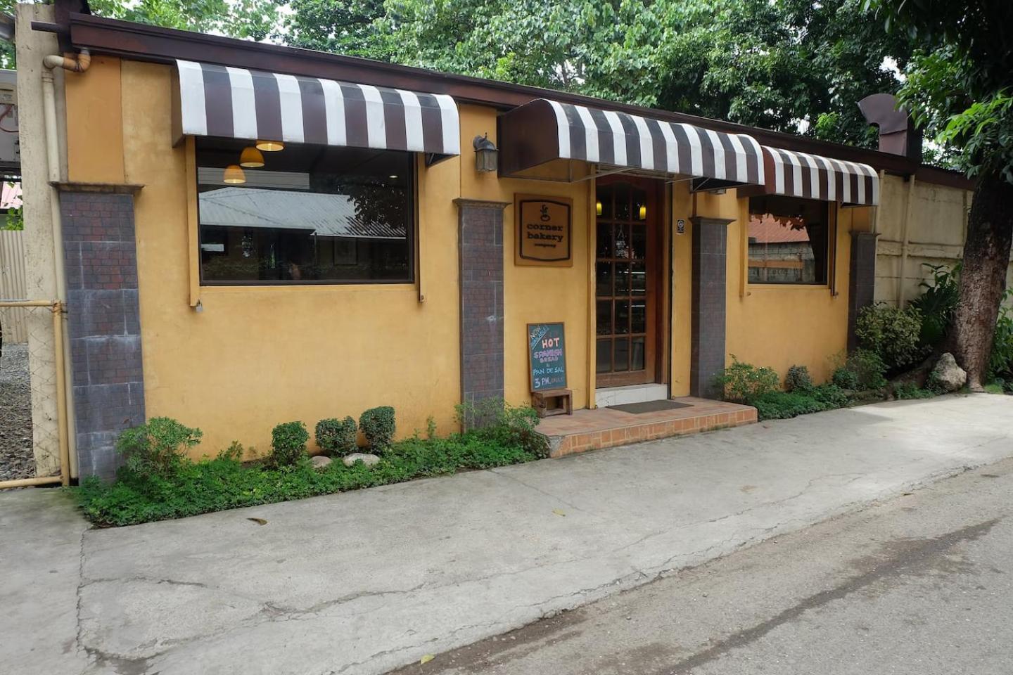Deluxe Queen Studio