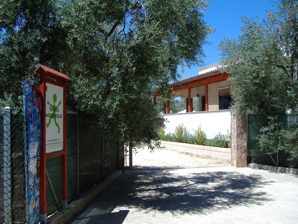 Two-Bedroom House,220644188:JPEG