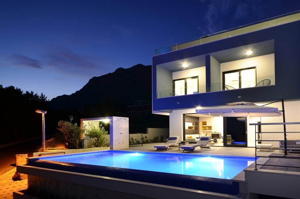 Four-Bedroom Villa Private Pool