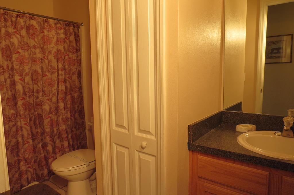 Five-Bedroom House,441939702:JPEG