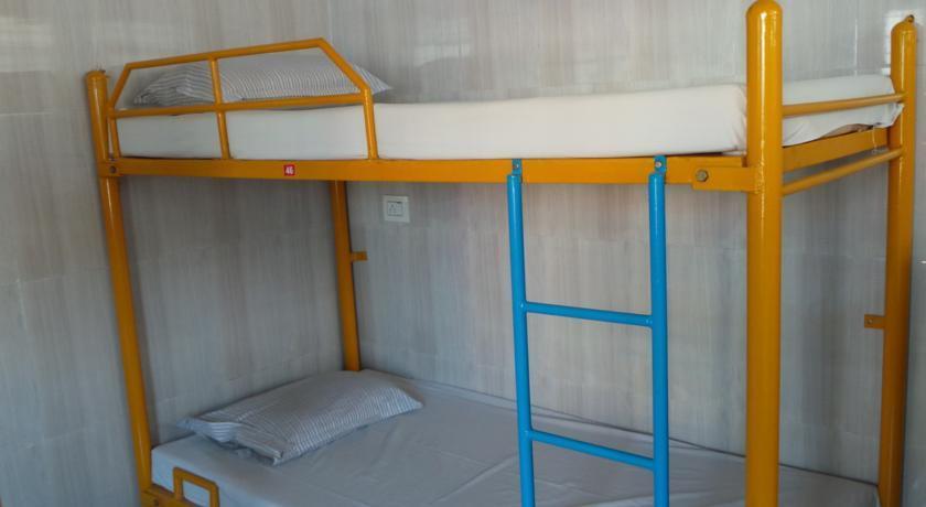 Single Bed in Male Dormitory Room with Shared Bathroom,633497646:JPEG