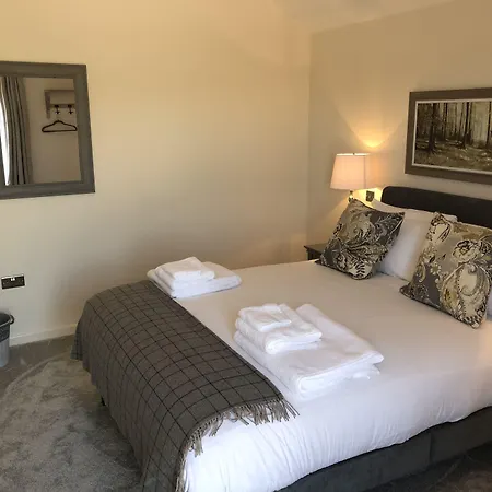 Camerton Inn Cottage-2