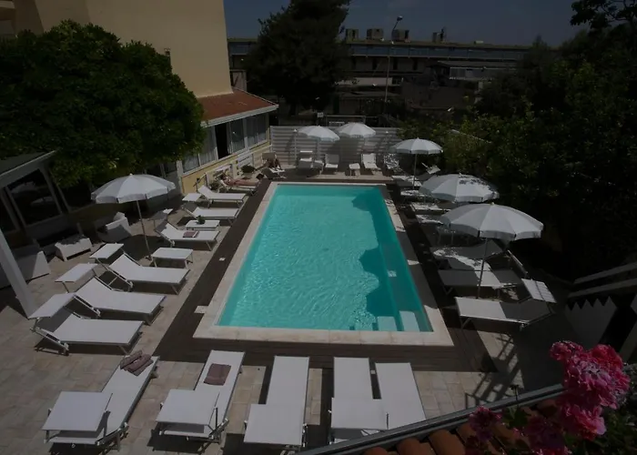 Hotel con tennis: Hotel Villa Serena