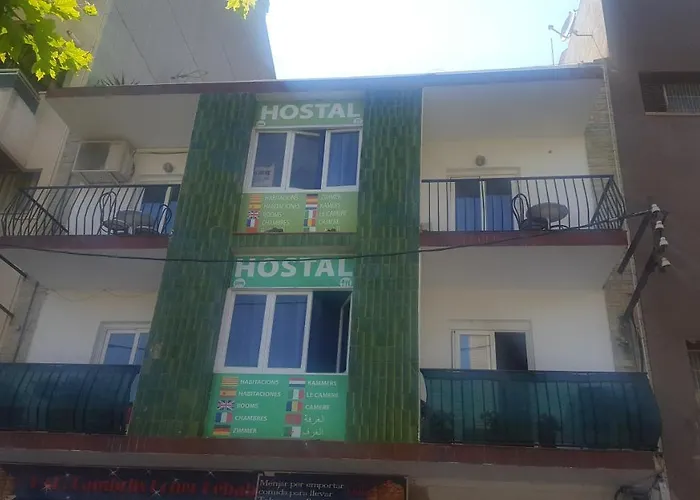 Hotel cerca del colegio: Hostal Can Salvado