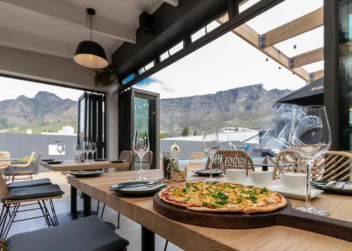 Kloof Street - Lion Roars s&Lodges
