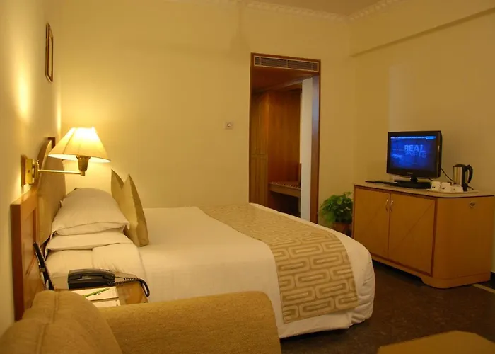 Golf hotel: Sandesh The Prince