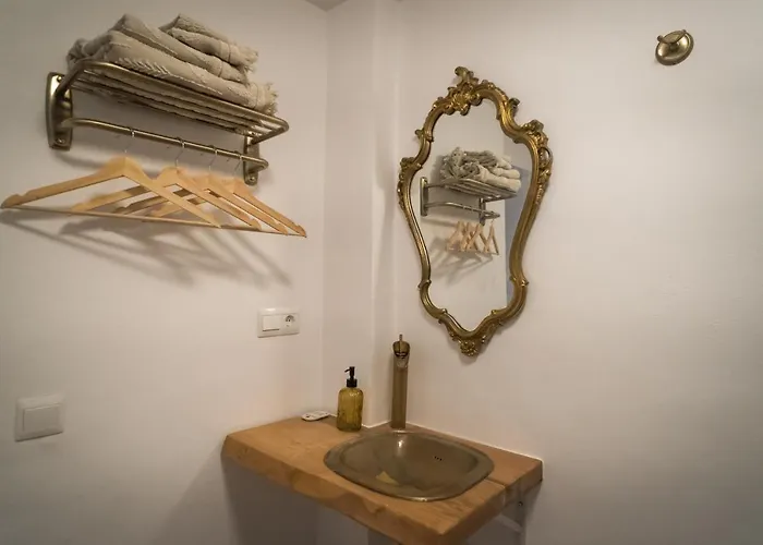 Del Mundo