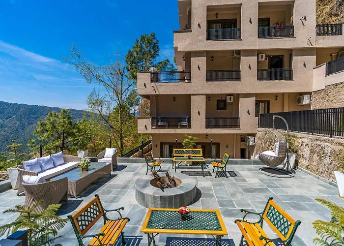 Private Villa: Stayvista At Villa Anvira By Gtv Estate With Bonfire, Bbq