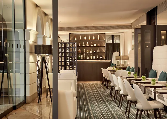 5 star hotels Como The Halkin