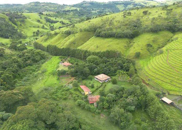 Hotel que aceita animais de estimação: Casa Pomar no Sitio Harmonia Cunha SP
