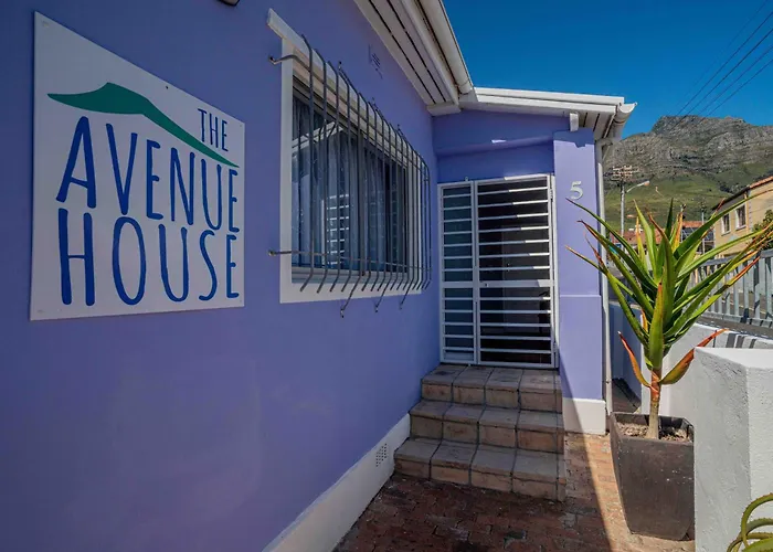 Avenue House