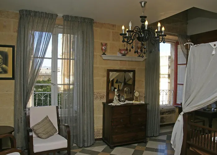Pension Guide Luciano Valletta Boutique