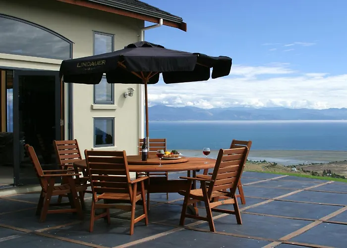 B&B only: Parautane Lodge