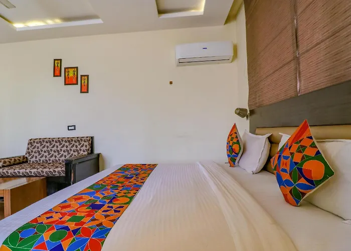 Сity center hotels Fabhotel Narula