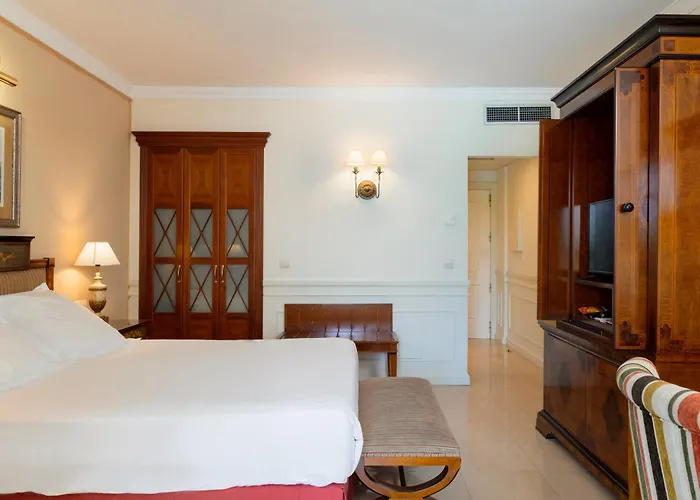 Guadalpin Suites