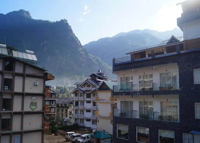 Hotel Manali Queen
