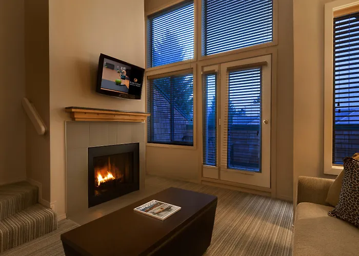 Сity center hotels Executive Inn Whistler