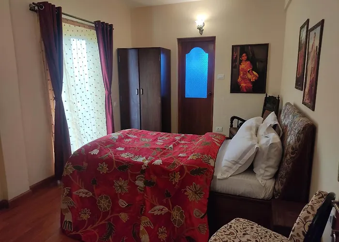 In Luxury hotels Habba Kadal Kashmiri Heritage & Hub