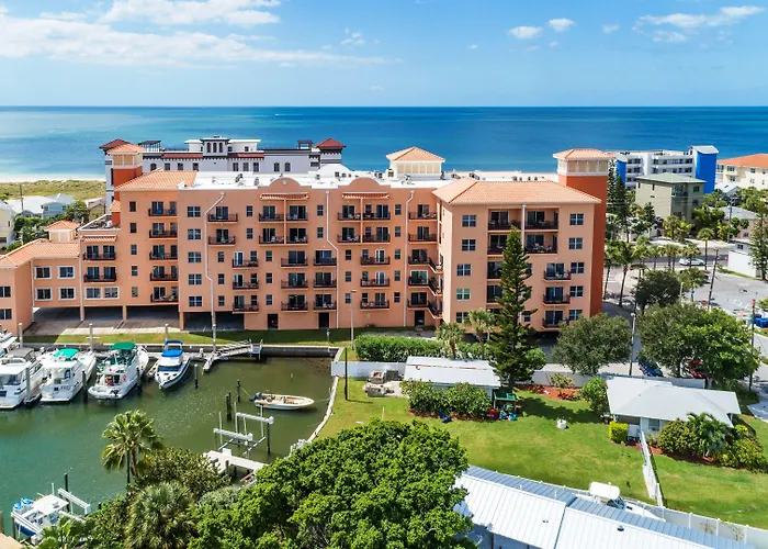 Hotel near College: Madeira Bay Resort II By Travel Resort Services