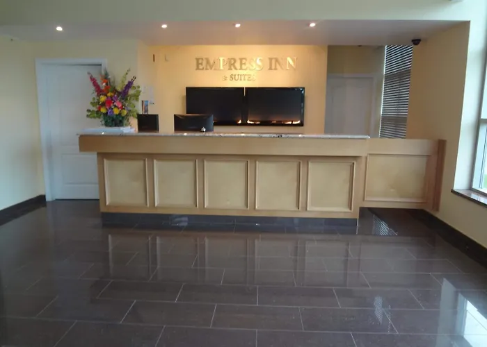 Casino hotel: Empress Inn And Suites By The Falls