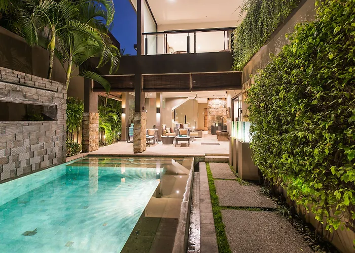 Airport Hotel: Cicada Luxury Townhouses