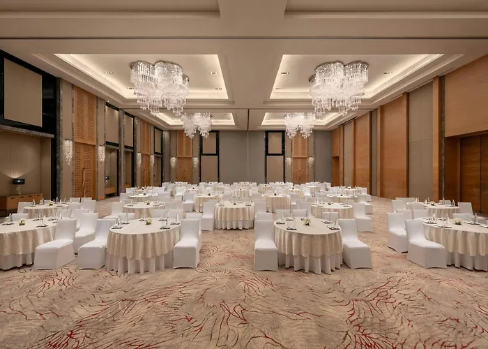 Hotel with Tennis: Bengaluru Marriott Hotel Whitefield