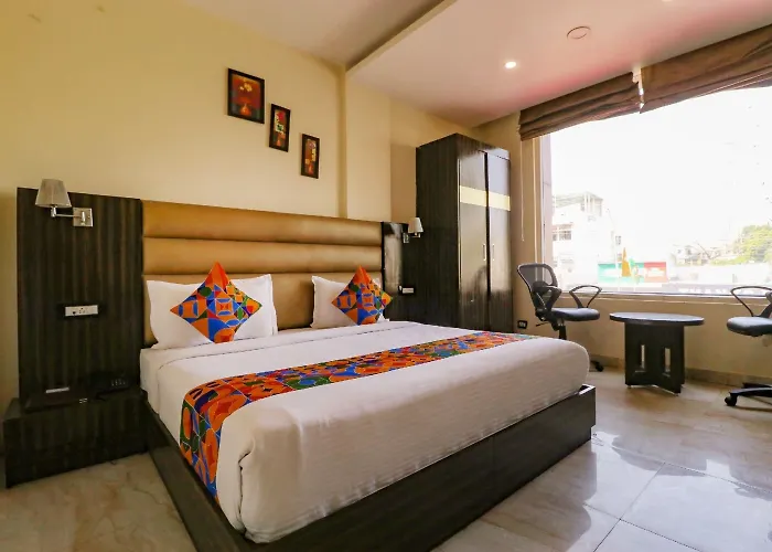 Сity center hotels Fabhotel Narula