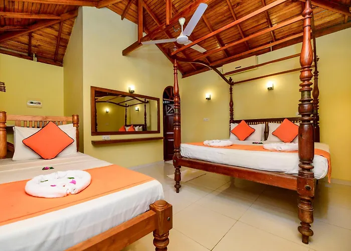 Beach hotel: Royal Beach Hotel & Restaurant