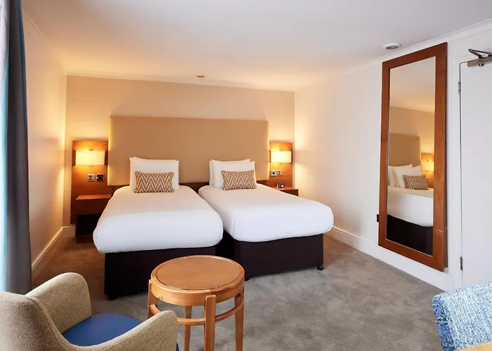 Central hotel: Thistle Trafalgar - Leicester Square