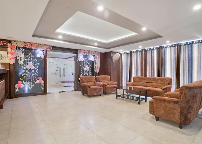 4 star hotel: Super Townhouse Divya Palace