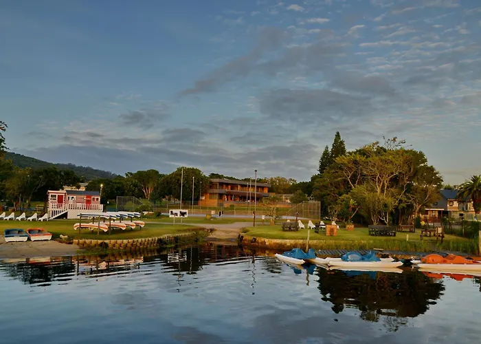 Hotels with pool Baywater Village