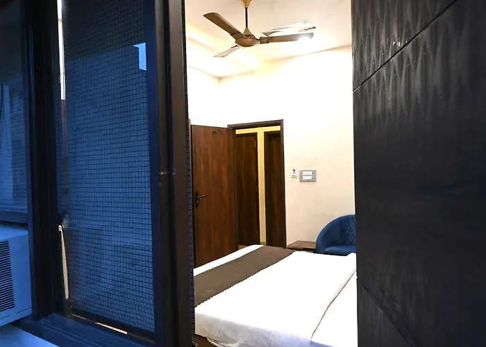 Hotel with view: Blackwood -140 Metres- Near Golden Temple