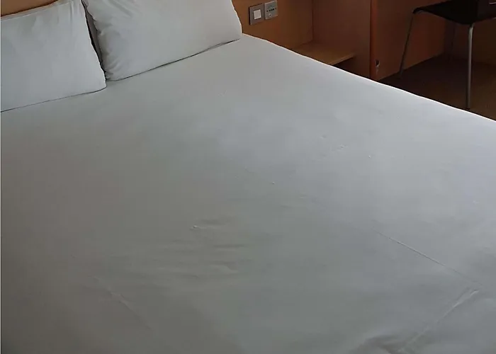 Ibis Centre Albert Dock - One
