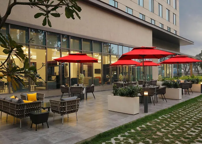 Hotels with tennis Holiday Inn Express Kolkata Airport By Ihg