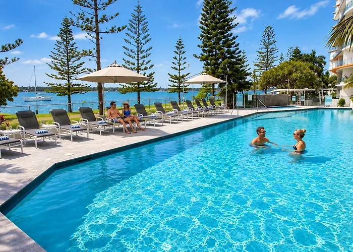 Silvershore Apartments On The Broadwater