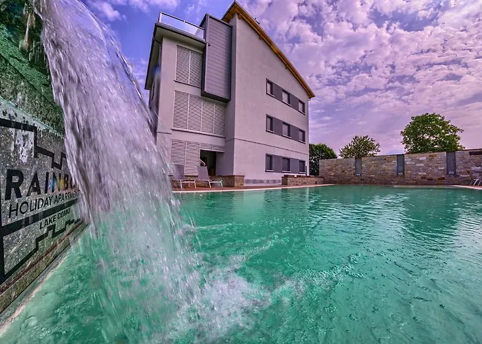 Albergo centrale: Rainbow Holiday Apartments Lake Como