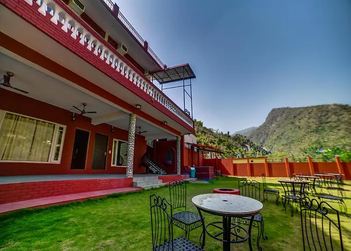 Family Hotel: Sahastradhara Riverresort